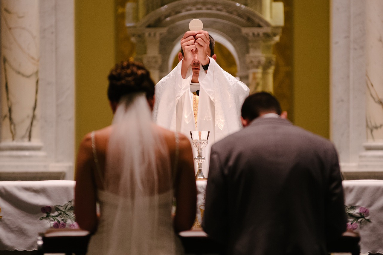 Mariage des prêtres: l&rsquo;heure du changement ?